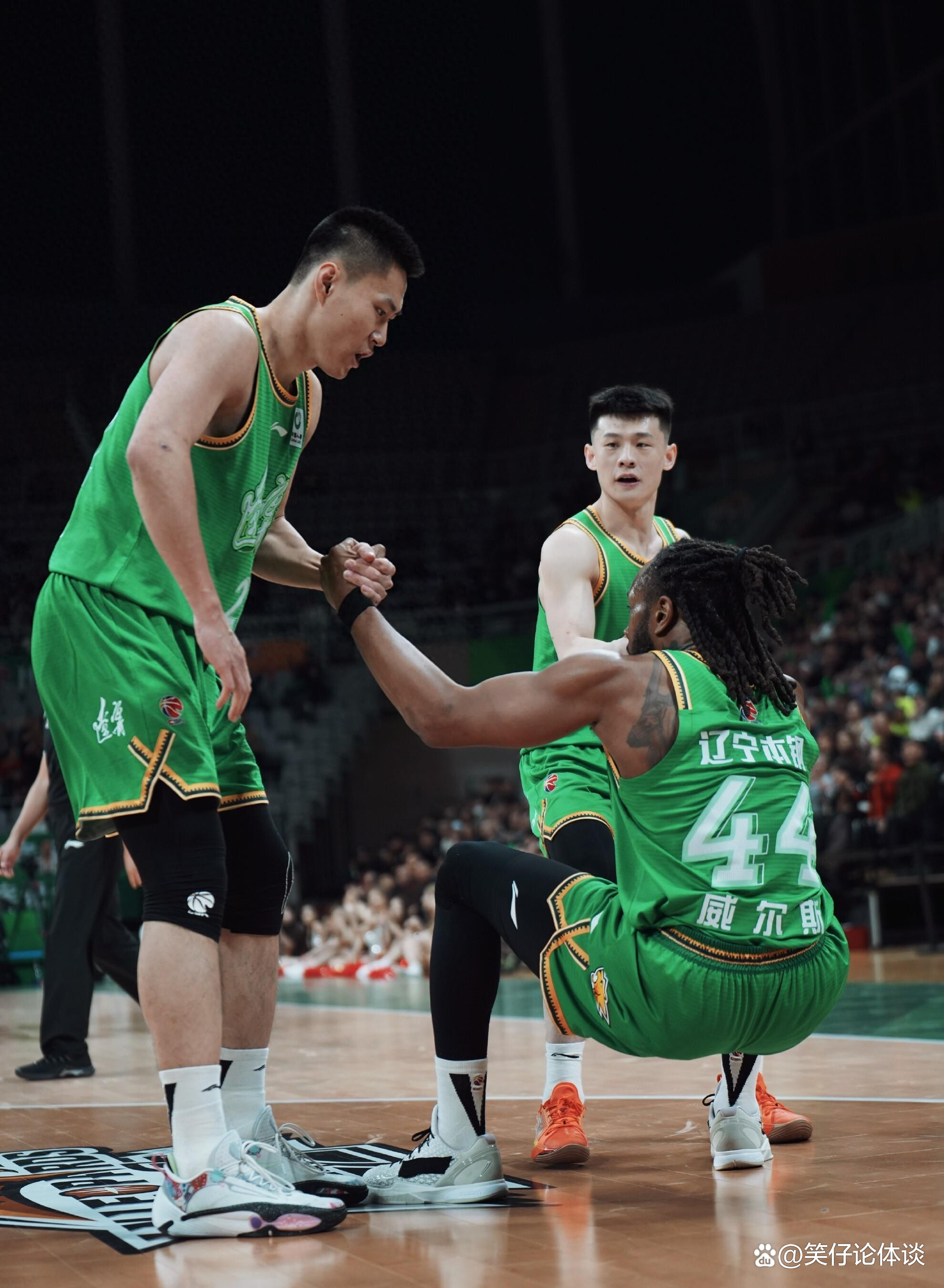 刚刚！尼斯窗口期更衣室发声丹佛掘金再遭质疑备战西甲，山东男篮今晚外线爆发