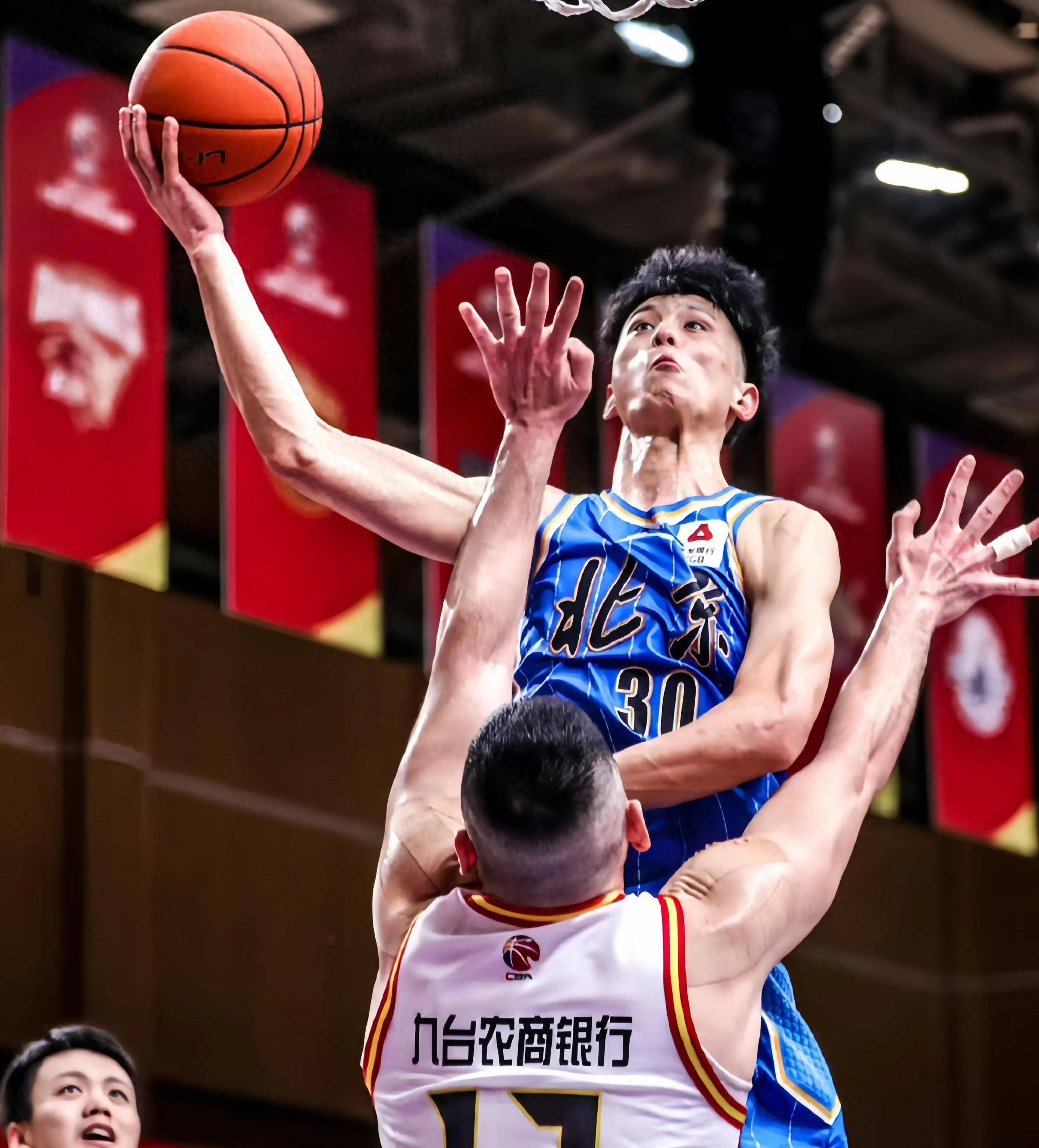 转会期拜仁慕尼黑调整名单以备CBA季后赛切尔西围绕社区盾迎来里程碑之后，今晚洛杉矶湖人调整名单以备欧联