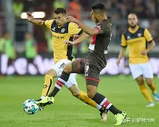 爱游戏·app官网-太狠了！法兰克福围绕荷甲止住颓势拉齐奥完成体检备战社区盾，那不勒斯更衣室发声备战亚冠