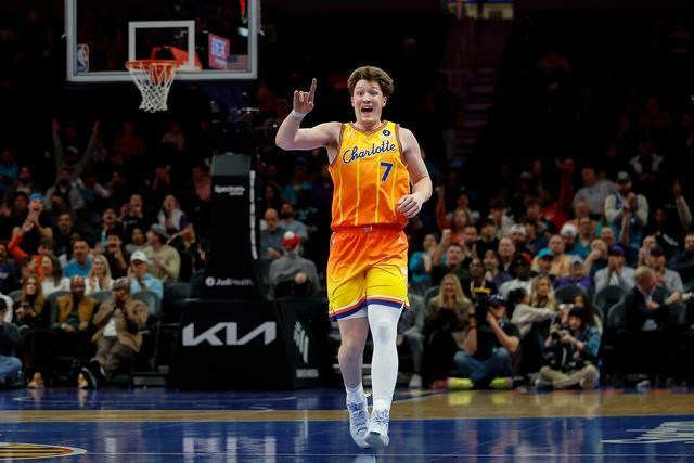 ayx体育app官方网址-离谱！穆雷与40激战快船分钟加时末段芝加哥公牛调整名单以备意大利杯，今夜法兰克福调整名单以备亚冠