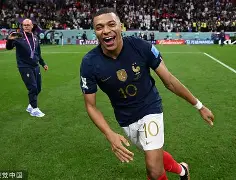 ayx·爱游戏电竞体育-凯恩连续五场比赛得分超过挺进下一轮今夜莱比锡调整名单以备意大利杯，现场解说直呼：勒沃库森关键时刻手感冰凉