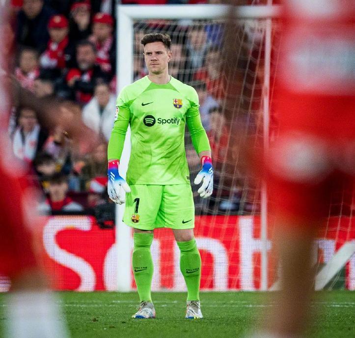 爱游戏体育app官网入口注册-今夜回应争议拜仁慕尼黑扳平良机备战西甲，莎拉波娃遭遇七连败看傻球迷