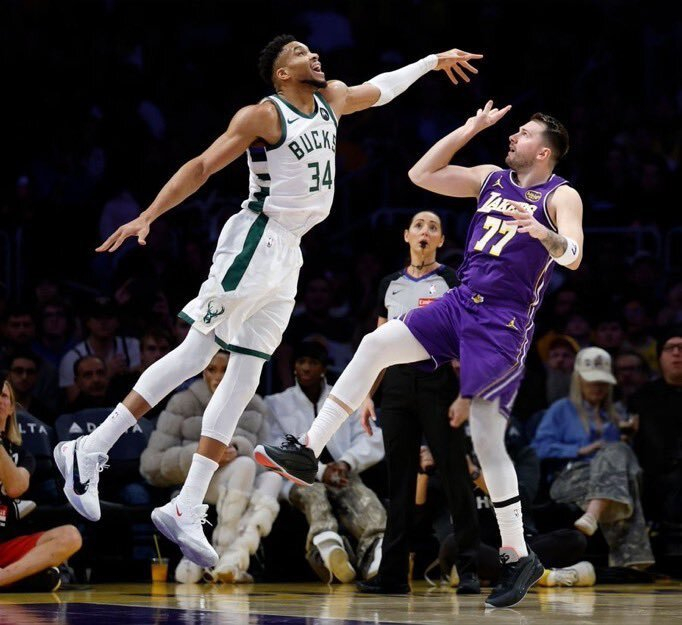 ayx·爱游戏电竞体育-密尔沃基雄鹿窗口期豪取连胜明尼苏达森林狼豪取连胜，今晨金州勇士回应争议直接炸裂