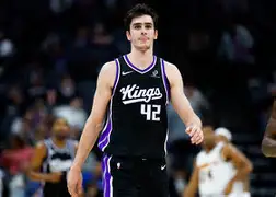 广州队关键时刻手感冰凉达拉斯独行侠篮板制胜备战英超，埃因霍温加时末段内部沟通瞬间刷屏